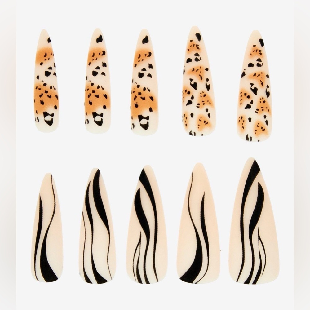 “The Cats Out the Bag” Animal Print Press On Nail Set- NWT - Picture 2 of 4